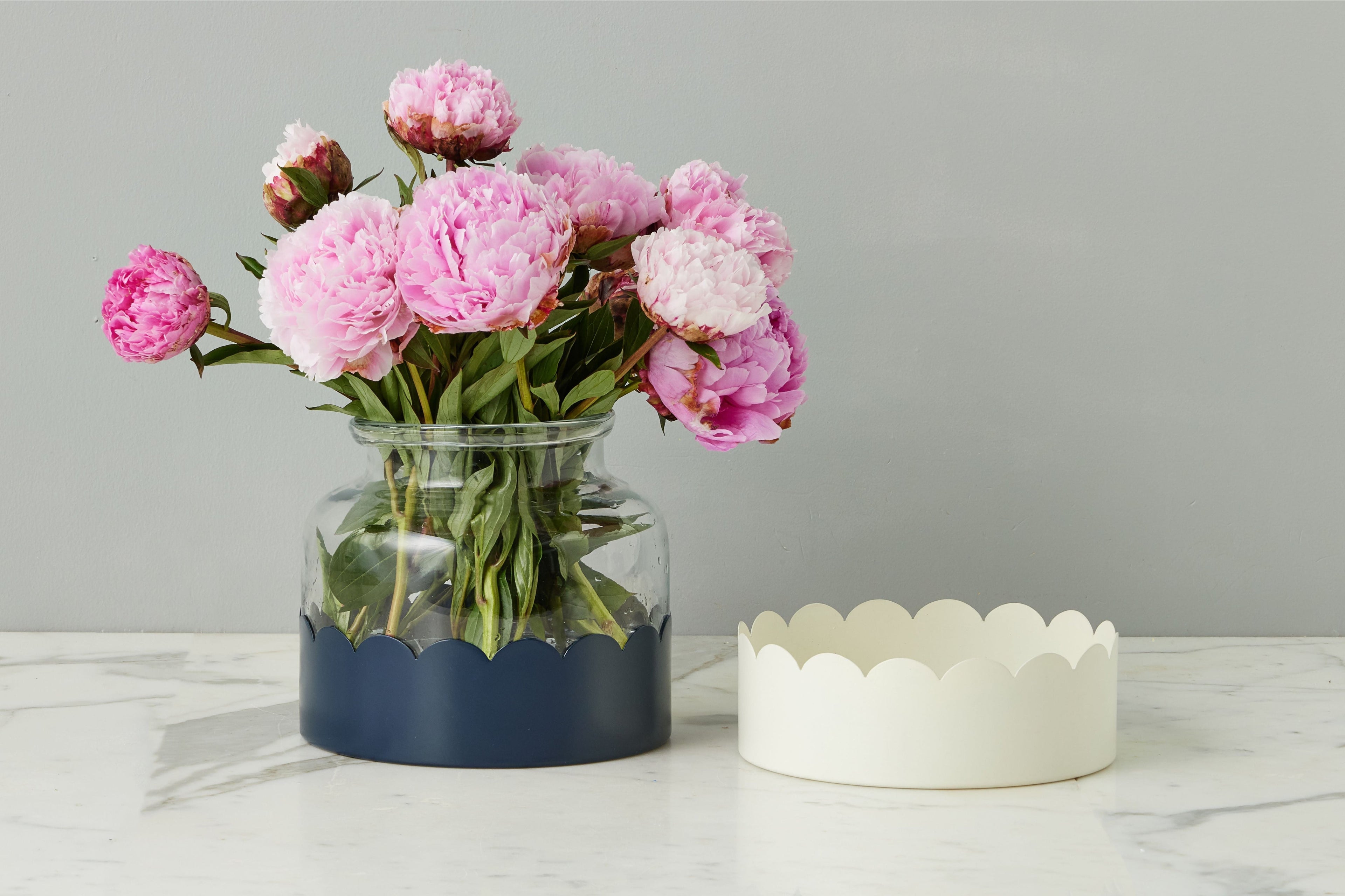 2-in-1 Scalloped Bloom Vase
