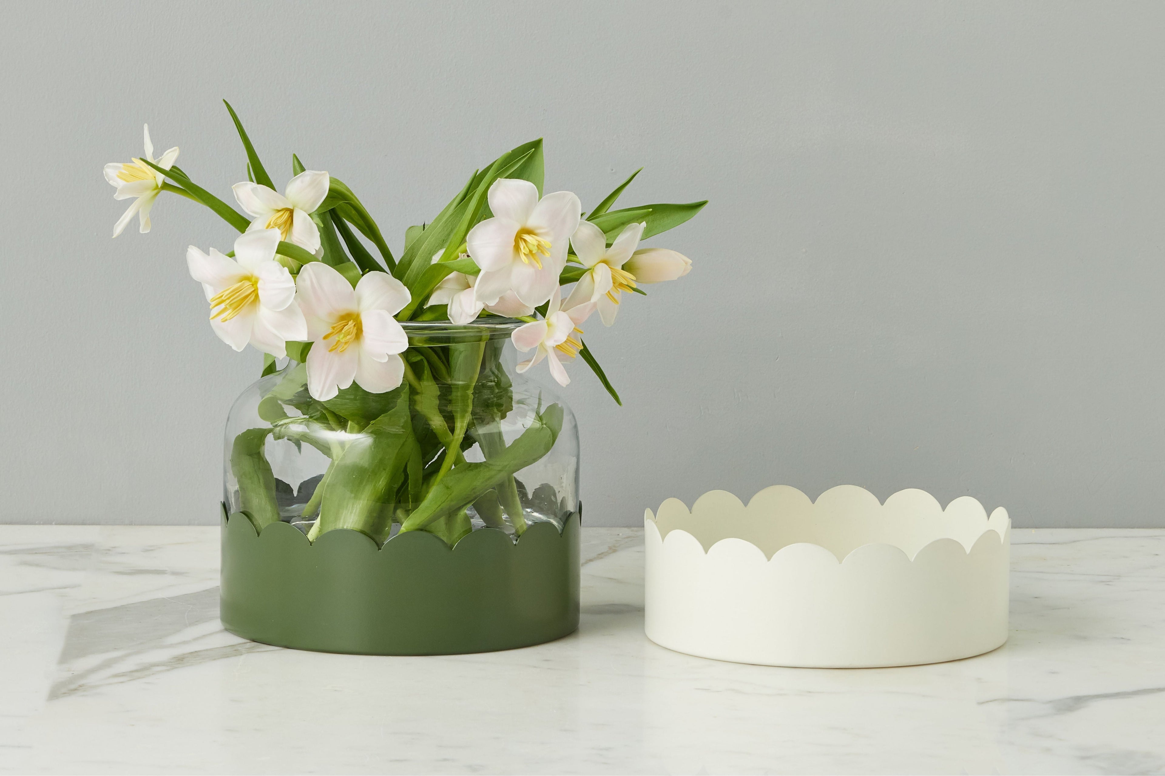 2-in-1 Scalloped Bloom Vase